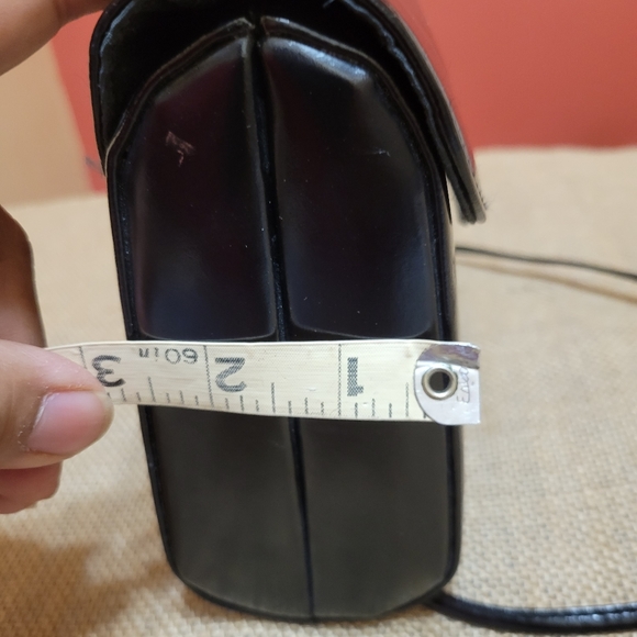 Vtg Julius Resnick JR  Black Vinyl Structured Crossbody Purse - Picture 8 of 9